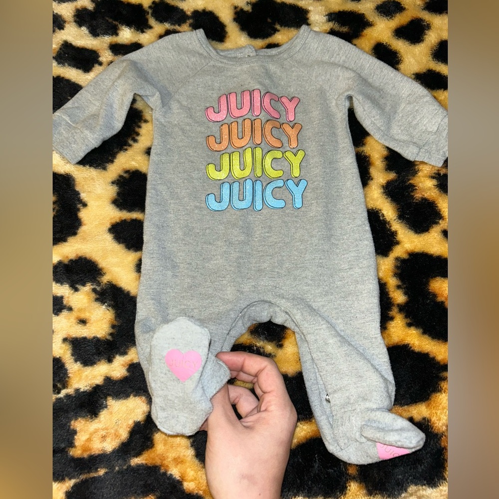 JUICY COUTURE Sweater Footsie🩷💙💛